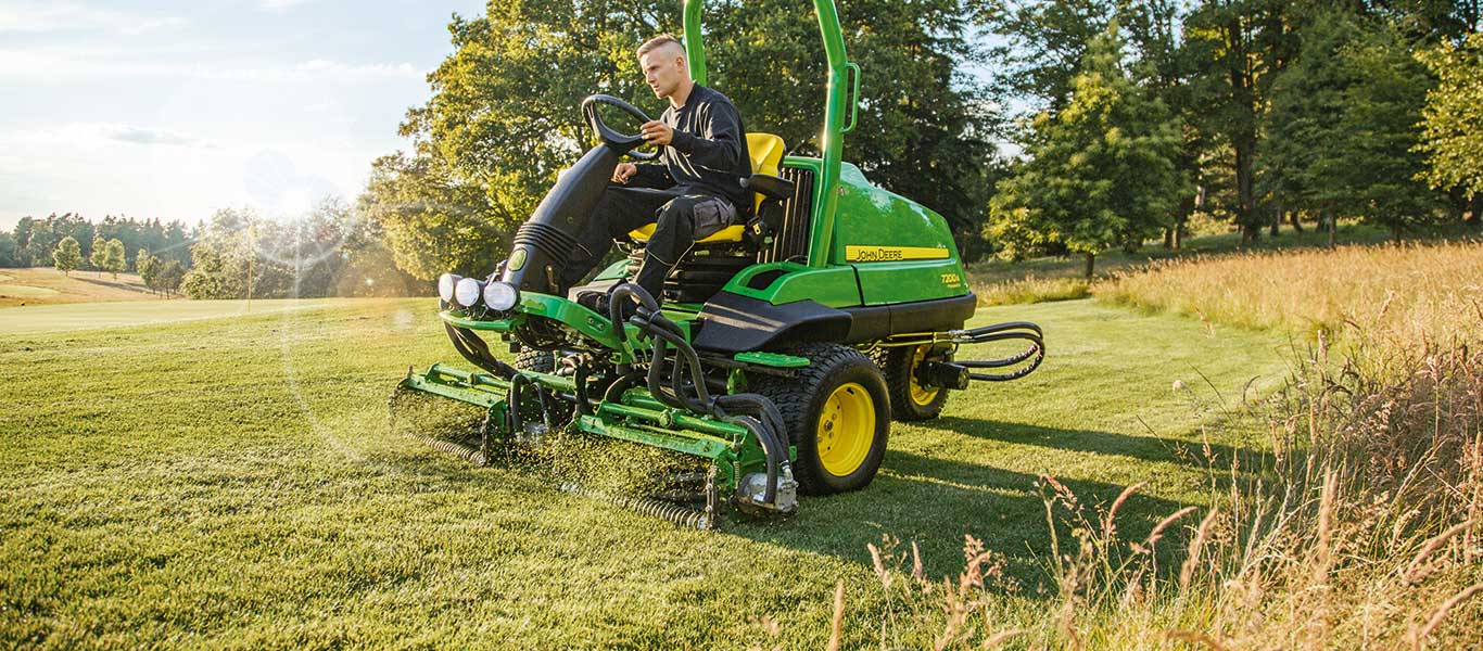 7200A, samojízdné sekačky na rafy, odpaliště a okraje hřišť, pole, golfové hřiště, golf a sporty