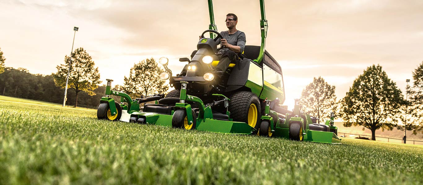 1600, Commercial Mowing, Series III, Wide-Area Mowers