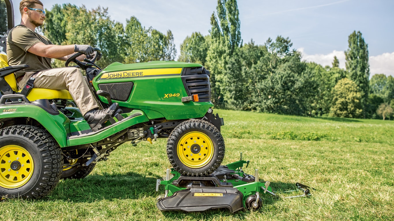 X949, sada pro dodatečnou montáž, zahradní traktory, příslušenství pro zahradní traktory, řada X900, připojení přejetím nad žacím ústrojím
