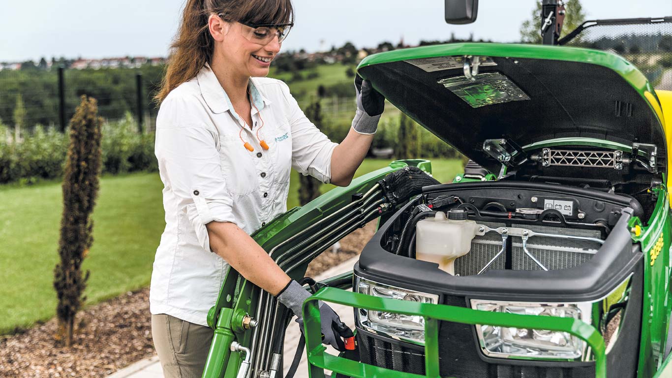 Kapota motoru se snadným přístupem