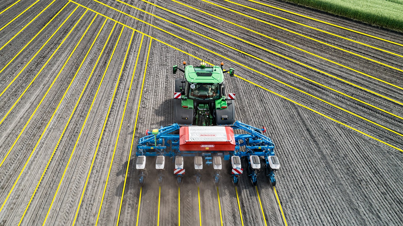 Traktory Autopath John Deere, pohled shora