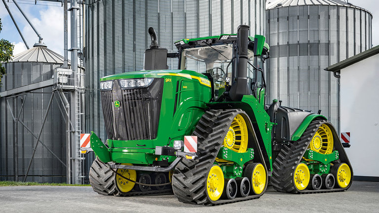 Traktor řady 9RX l John Deere